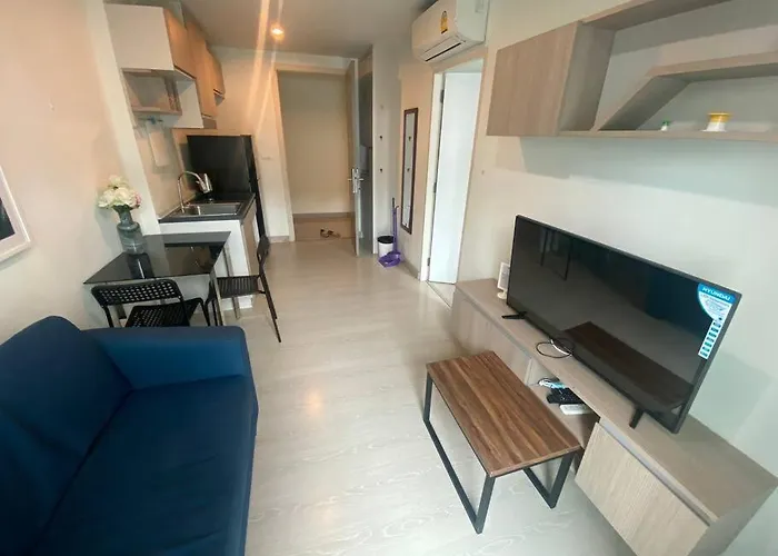 素坤逸50巷一房一厅免费wi-fi简单安静可做饭交通方便 Apartment *